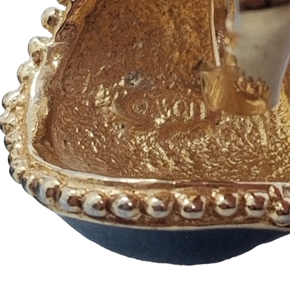 AVON VINTAGE ETRUSCAN REVIVAL STYLE GOLDTONE & NAVY BLUE ENAMEL CLIP ON EARRINGS - Picture 6 of 6